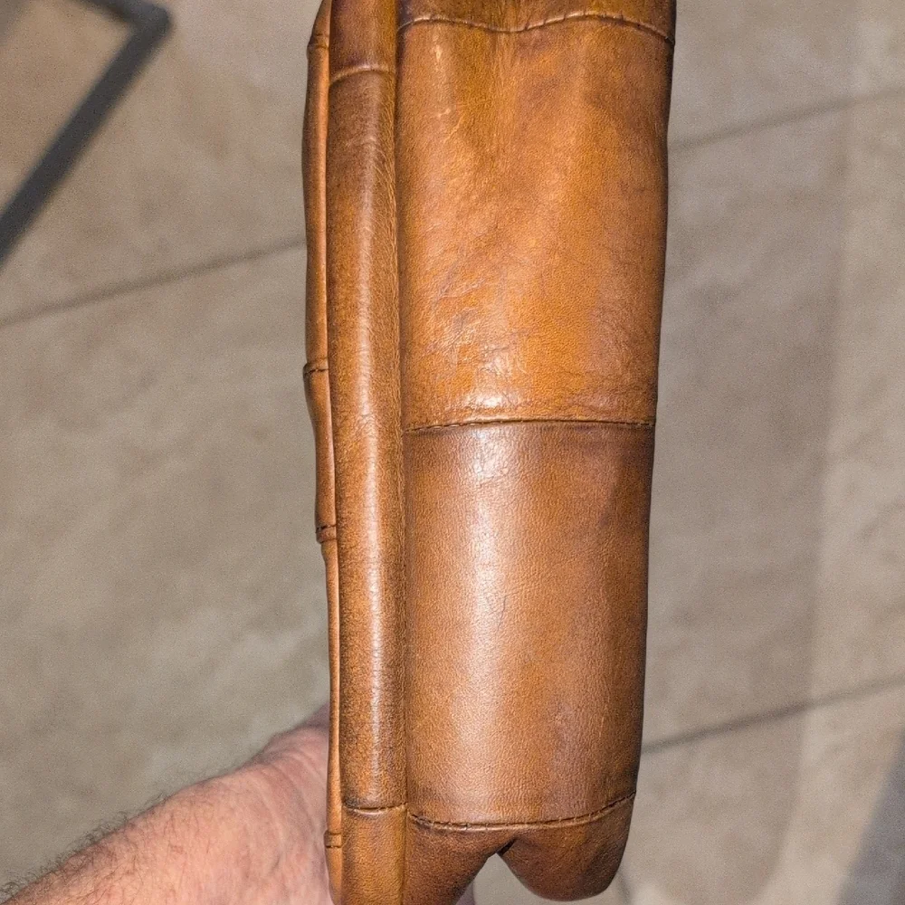 World Korea Brown Leather Messenger Bag for Men